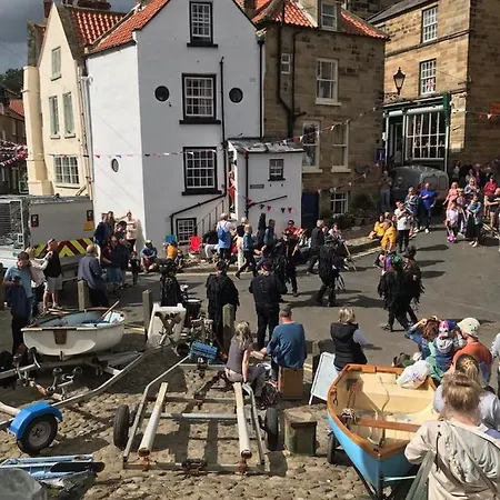 Darnholm Robin Hood's Bay